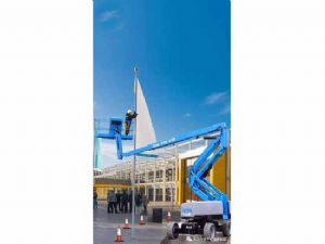 曲臂式高空作業(yè)車